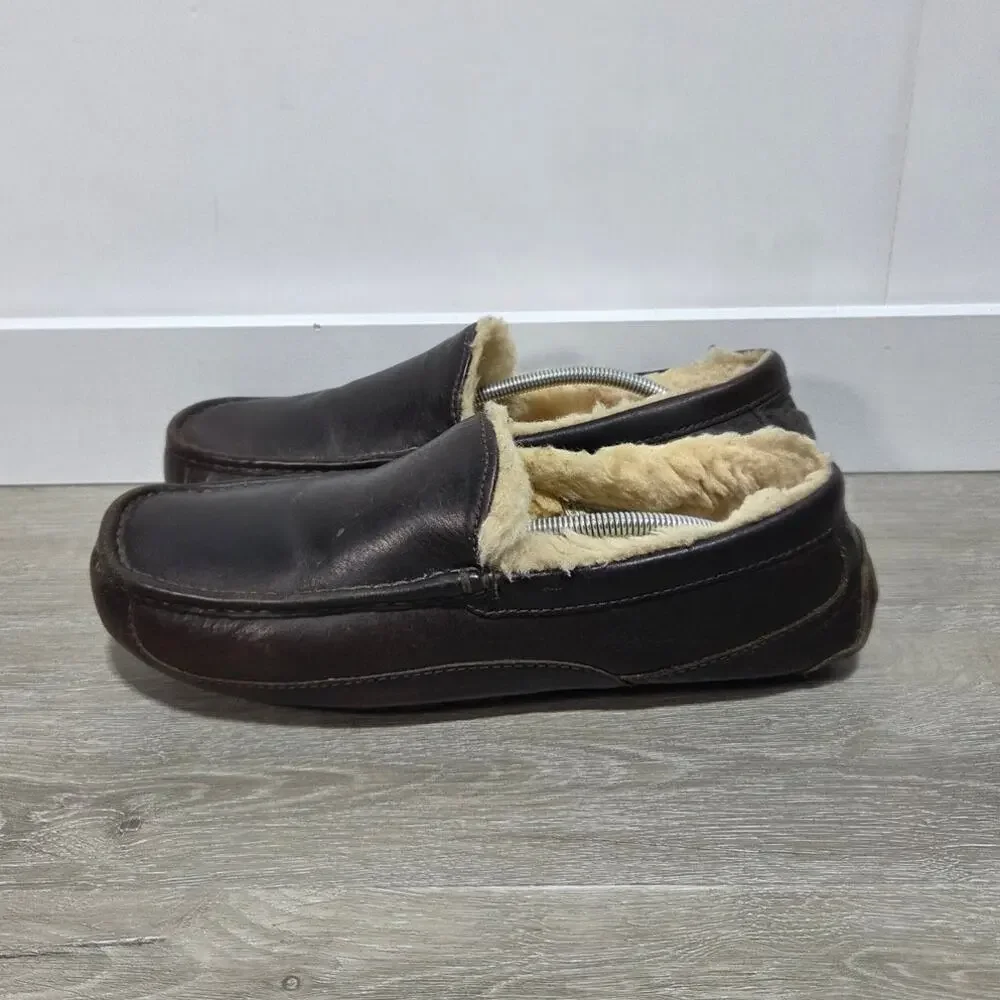 UGG Ascot Brown Leather Men's Slippers Sheepskin Lining Size 9 Moccasins